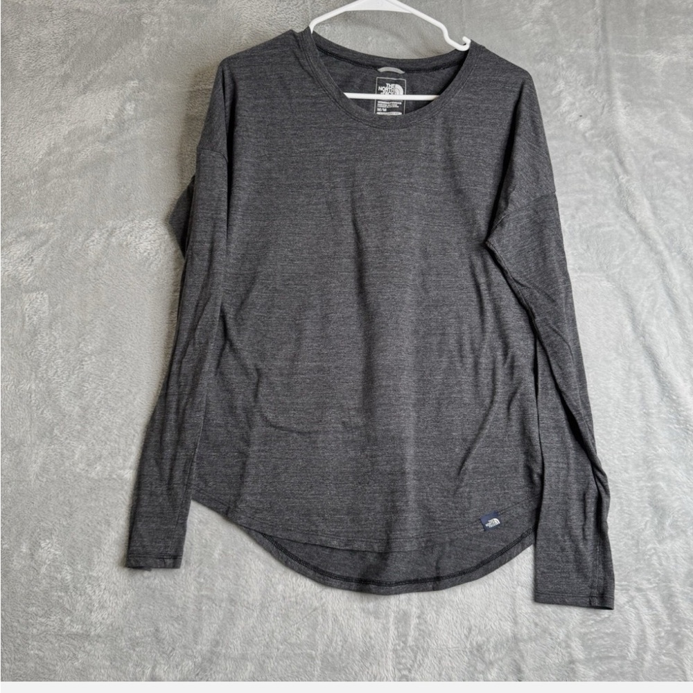 The North Face Shirt Womens M Gray Standard Fit Long Sleeve Hiking Granola Logo